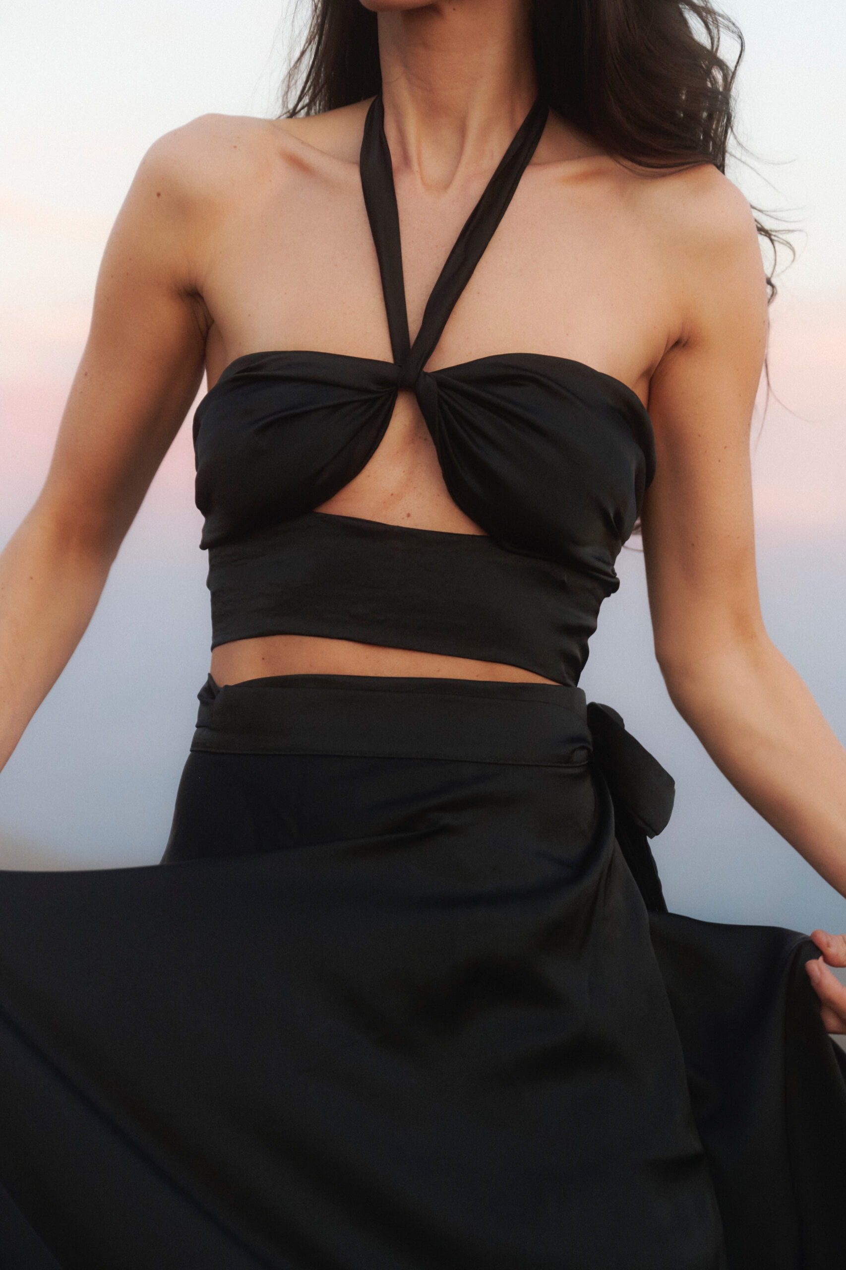 Top Beca, top de seda negro, perfecto para conjuntos de fiesta, top y falda de seda negro